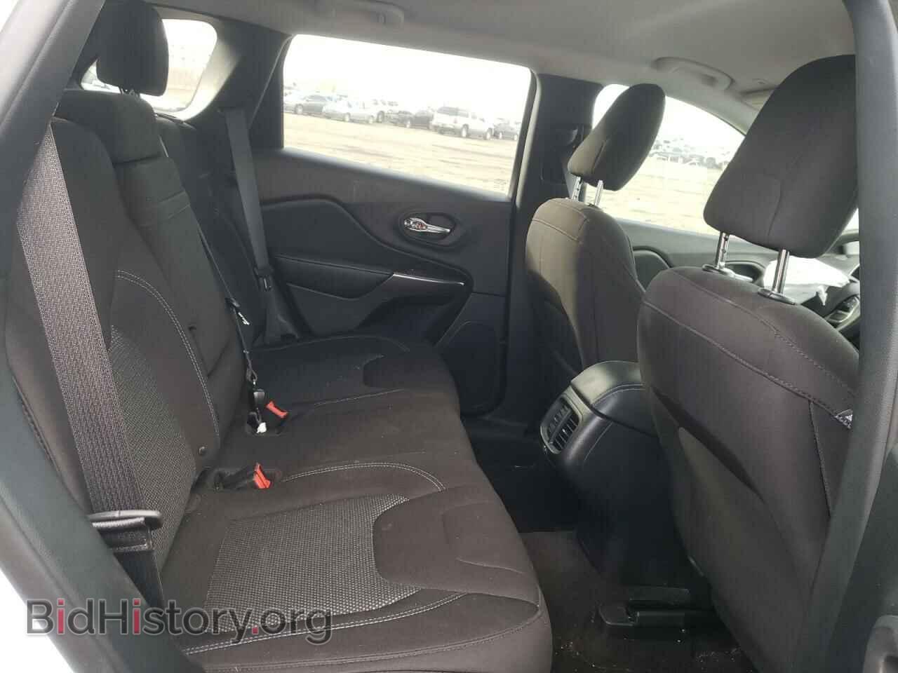 2019 JEEP CHEROKEE - VIN: 1C4PJLCB3KD263914 - Фото 6