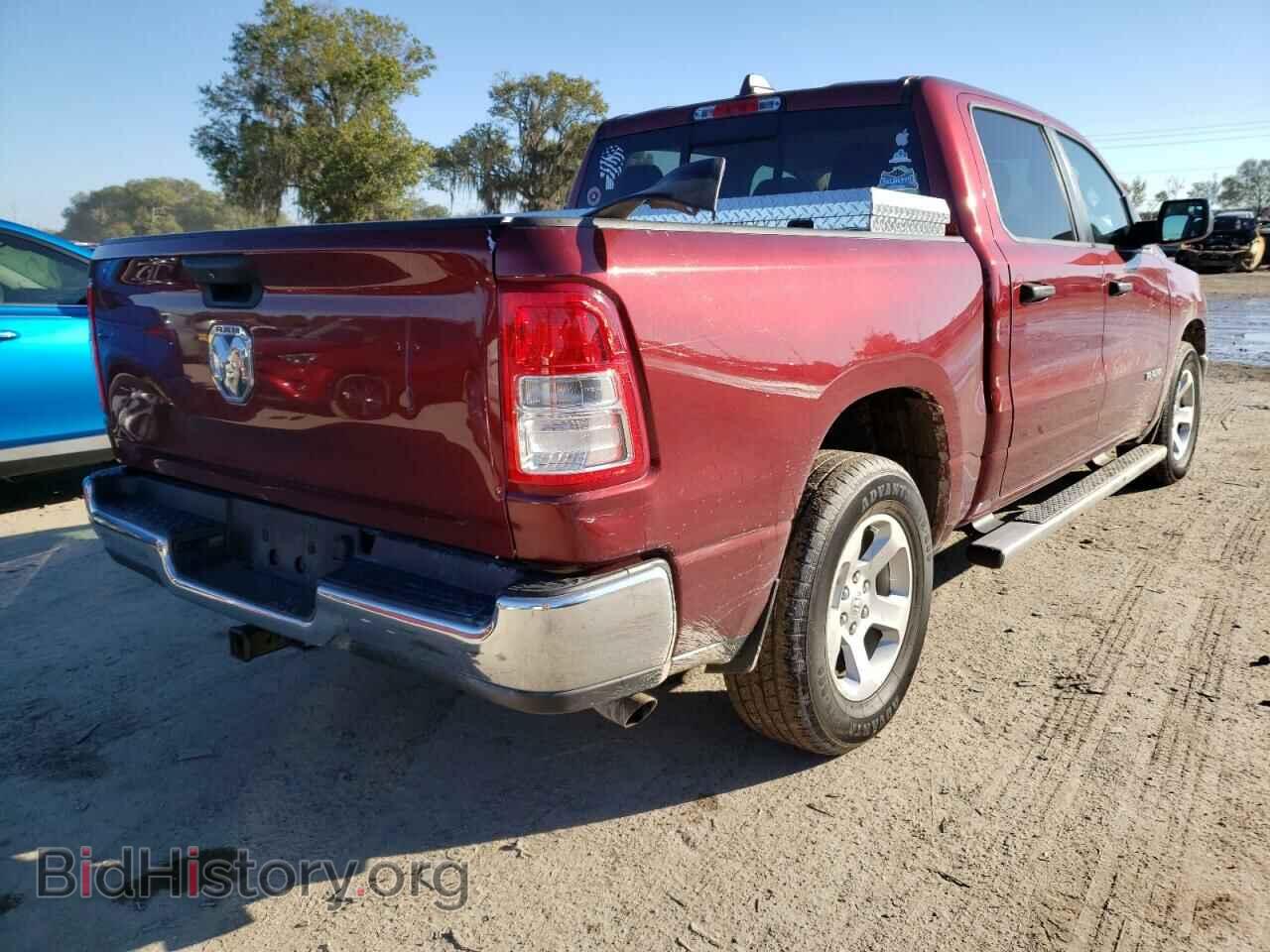 2019 RAM 1500 - VIN: 1C6RREGT2KN614734 - Фото 4