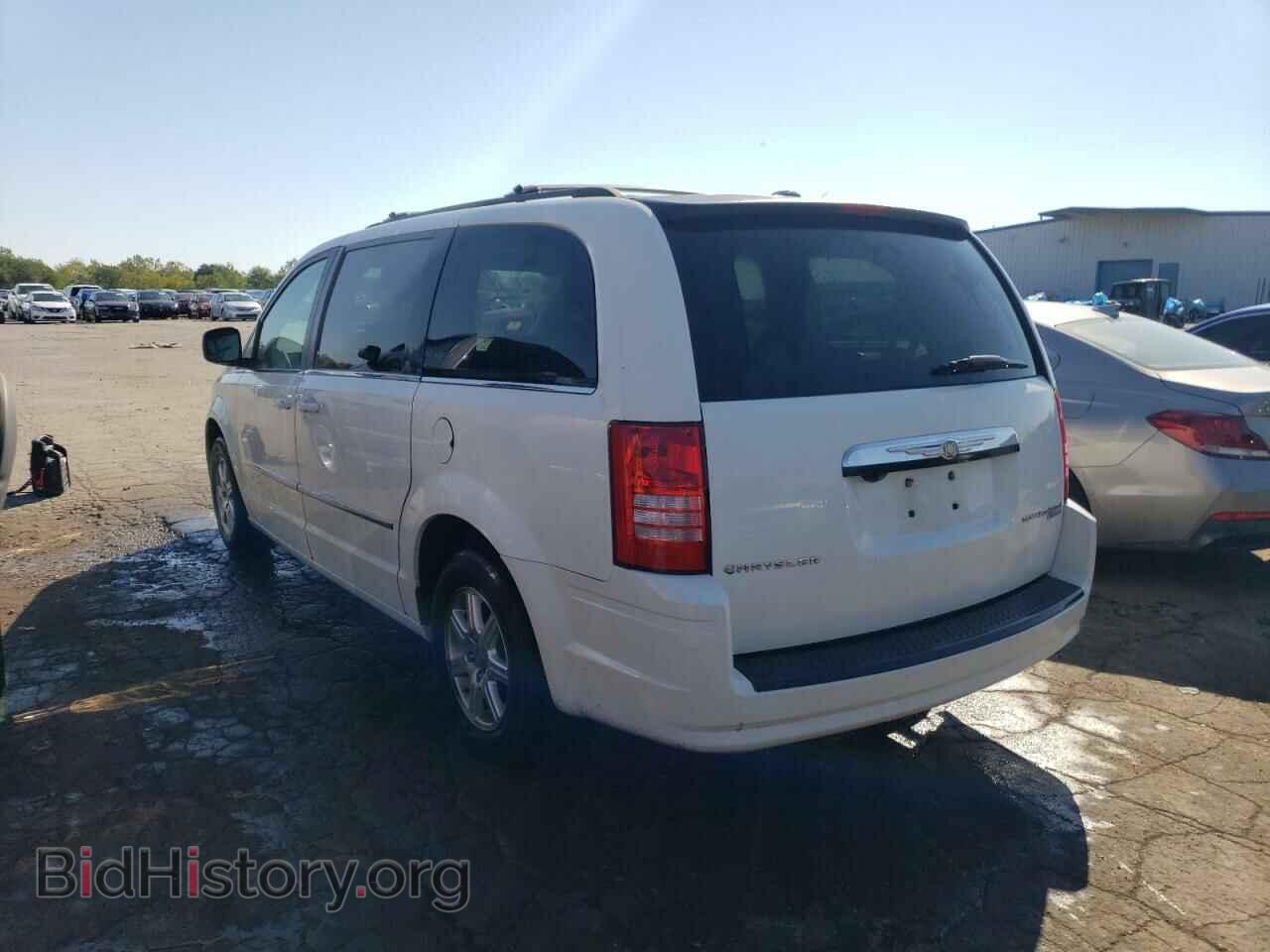 2009 CHRYSLER MINIVAN - VIN: 2A8HR54179R563065 - Фото 2