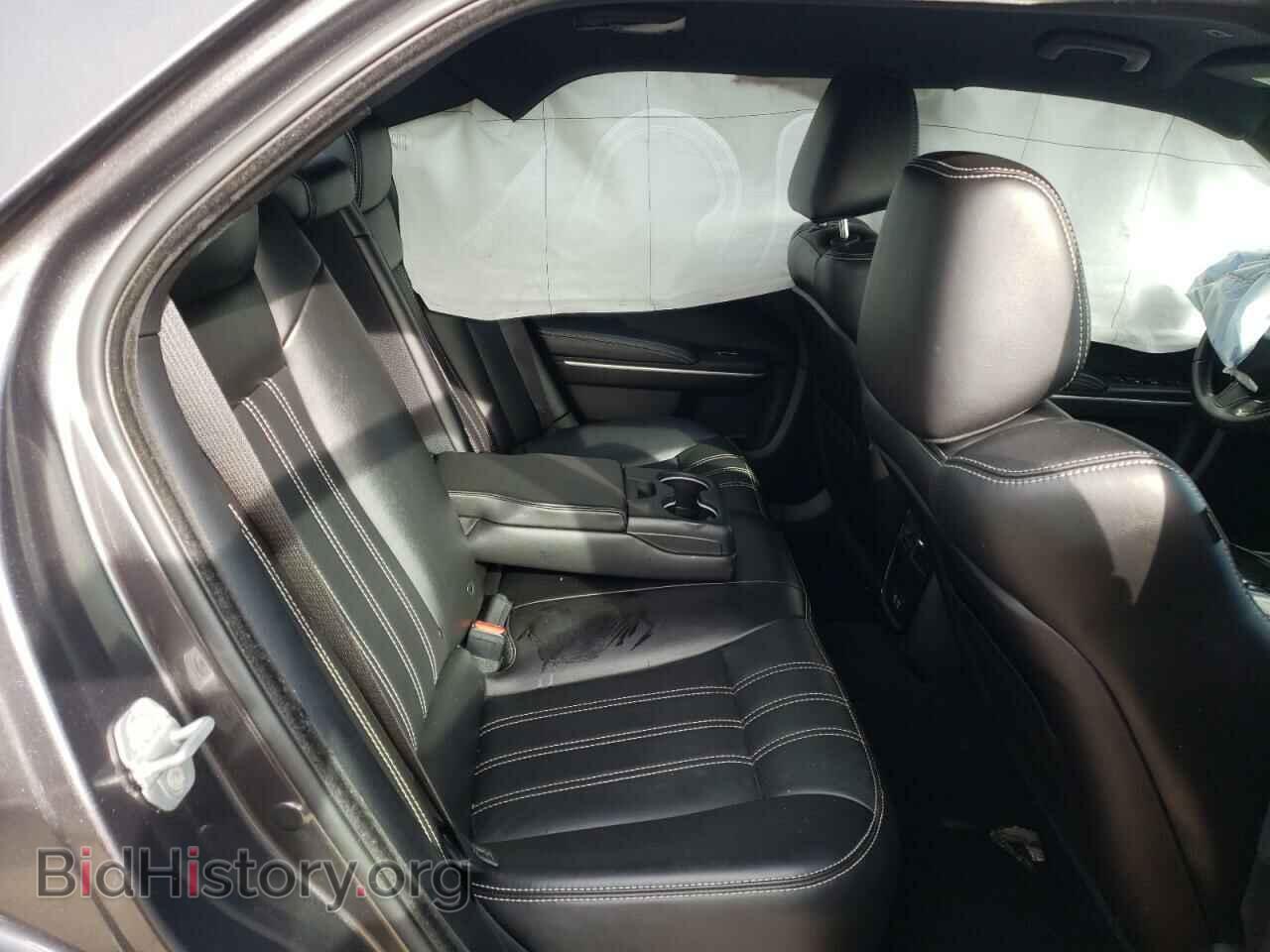 2019 CHRYSLER 300 - VIN: 2C3CCAGG0KH656036 - Фото 6