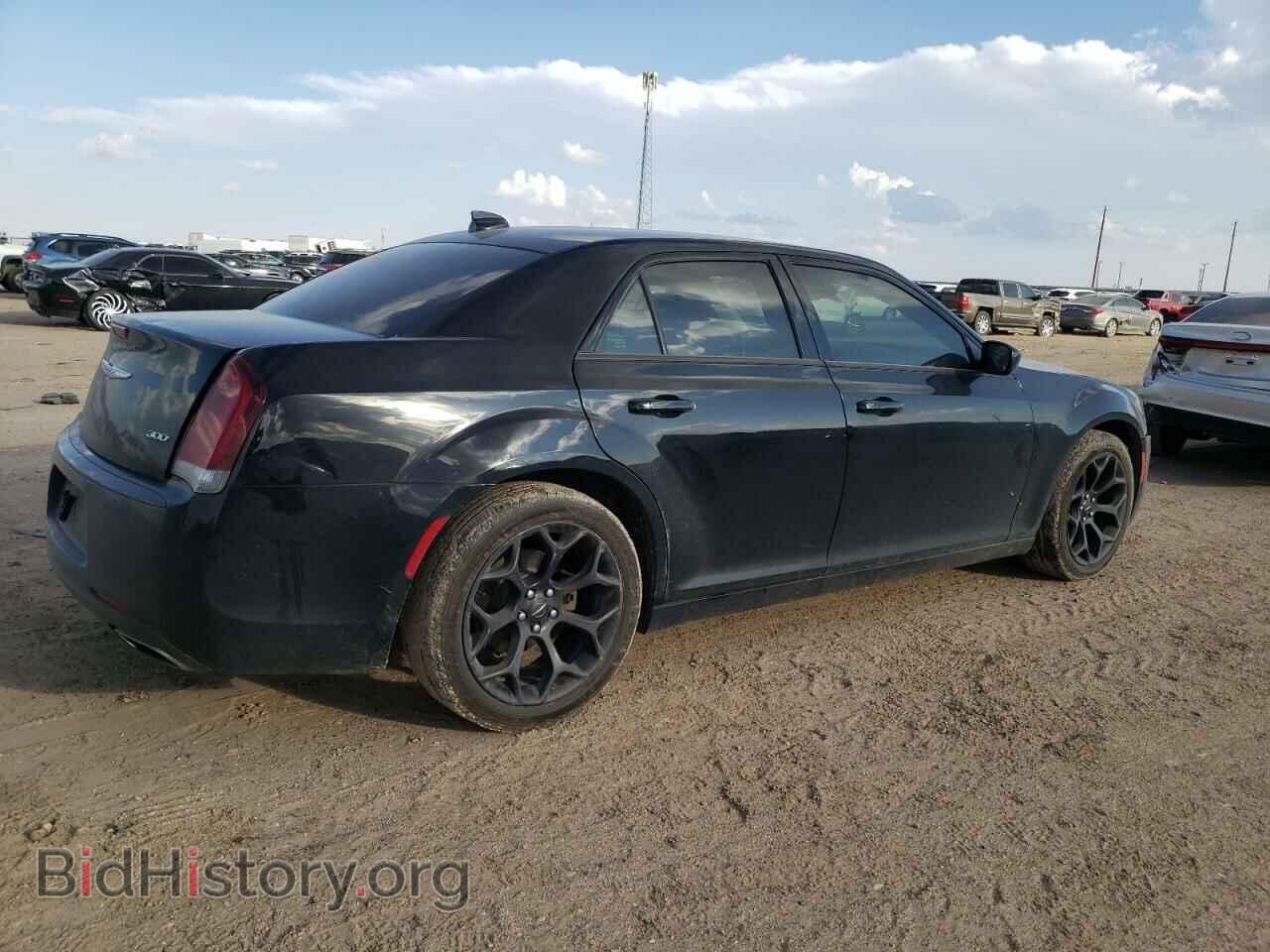 2019 CHRYSLER 300 - VIN: 2C3CCAAG2KH738794 - Фото 3
