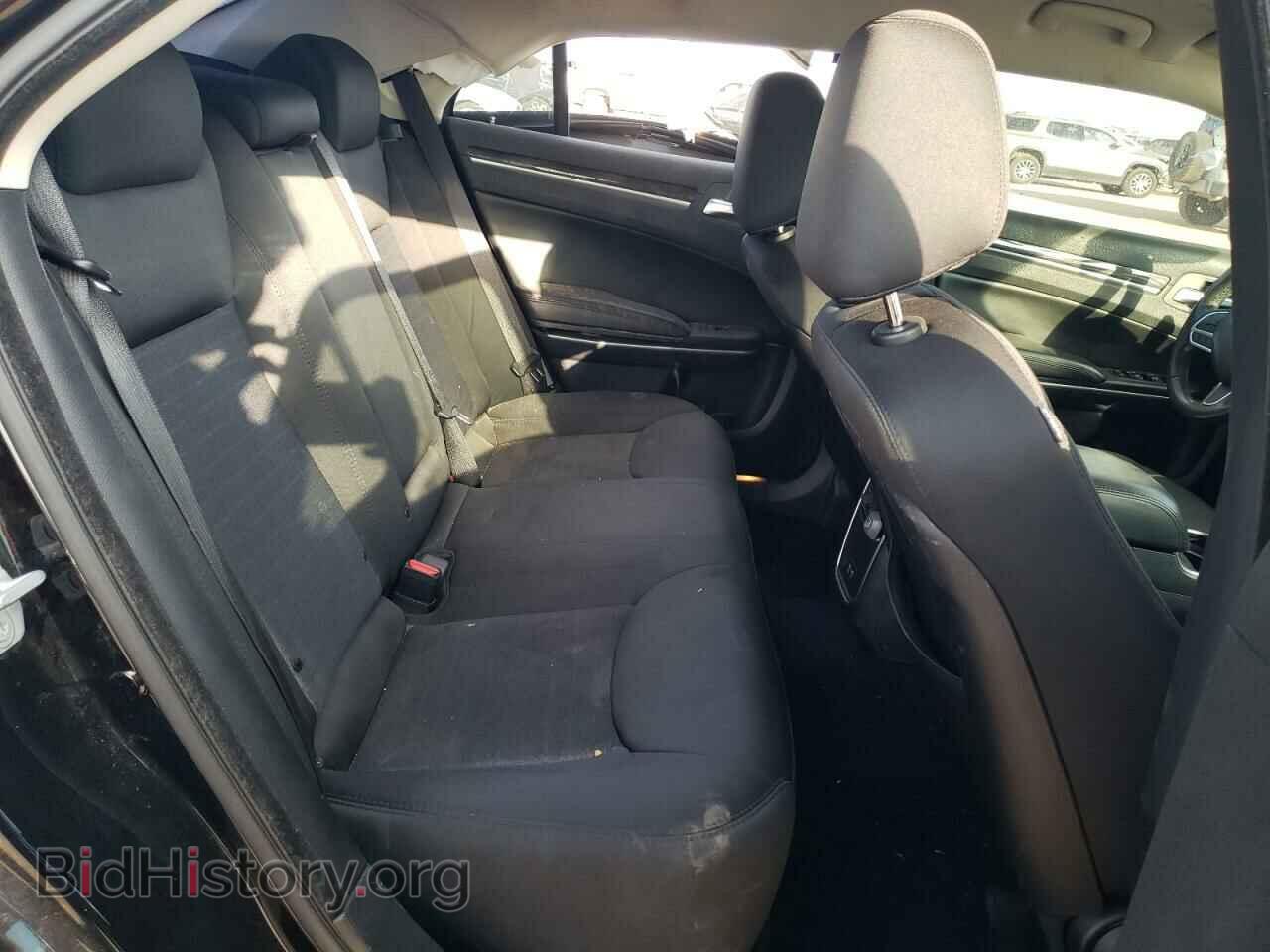 2019 CHRYSLER 300 - VIN: 2C3CCAAG2KH738794 - Фото 10