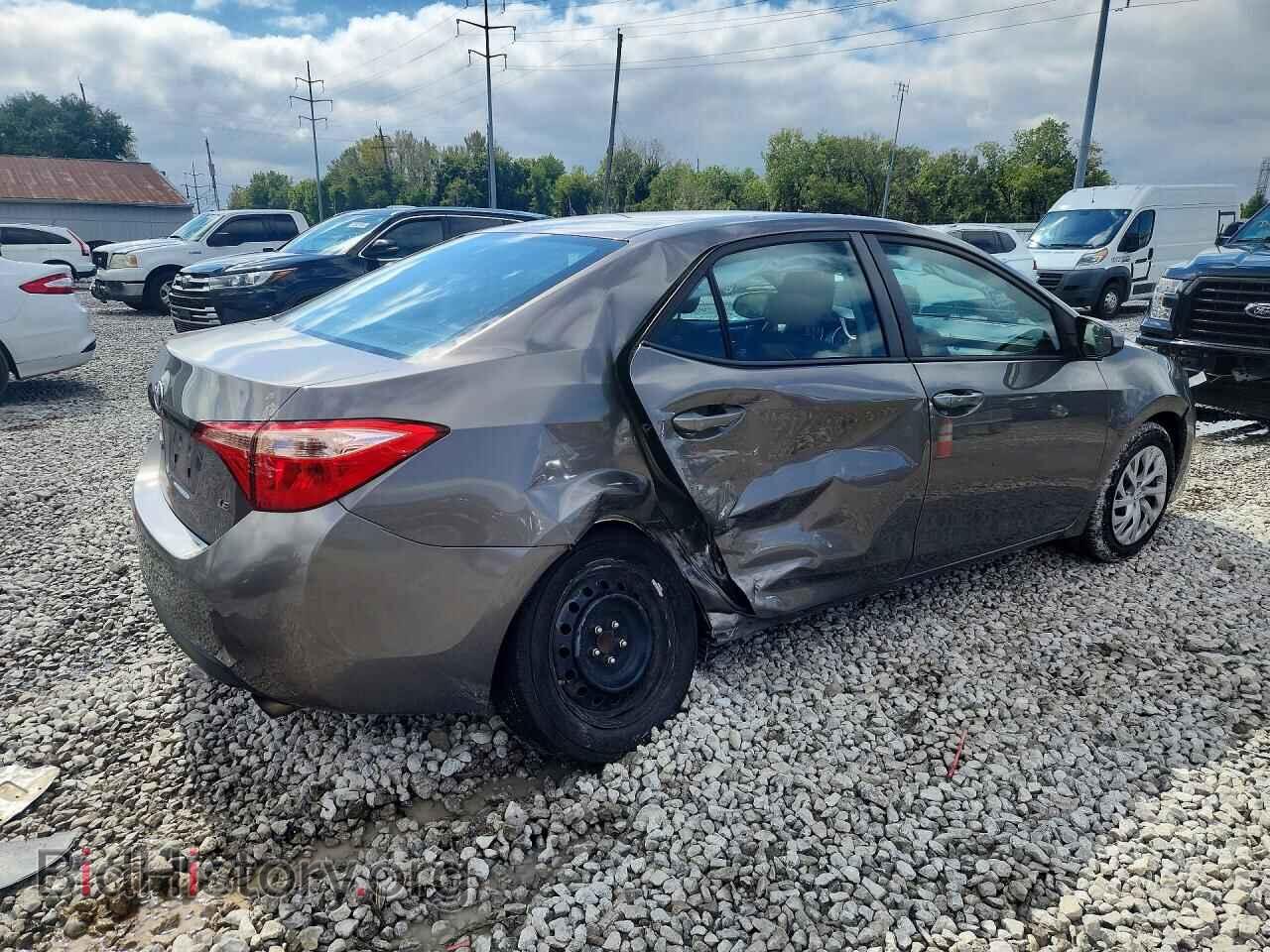 2017 TOYOTA COROLLA - VIN: 2T1BURHE2HC865913 - Фото 3