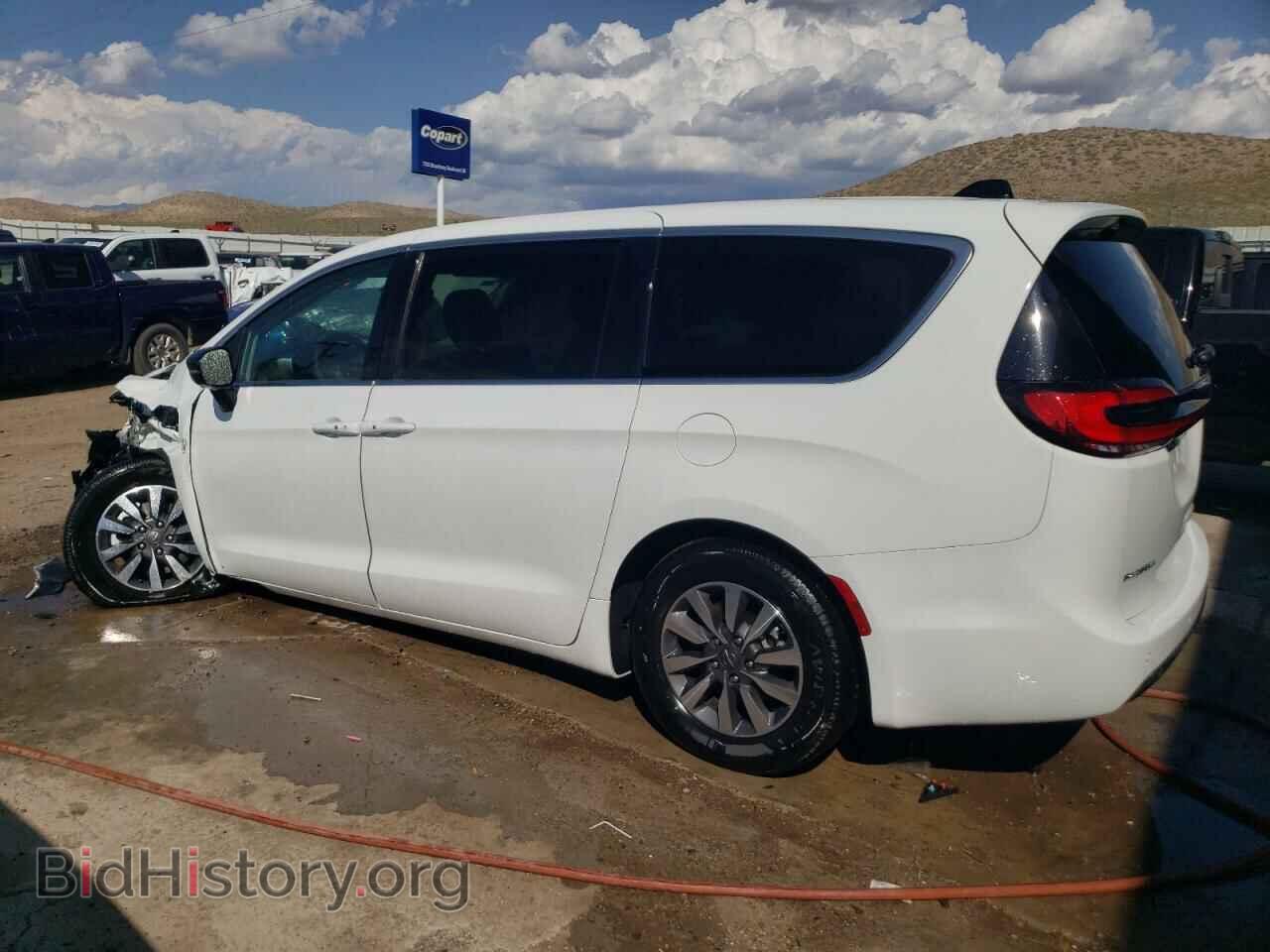 2024 CHRYSLER PACIFICA - VIN: 2C4RC1S70RR117904 - Фото 2