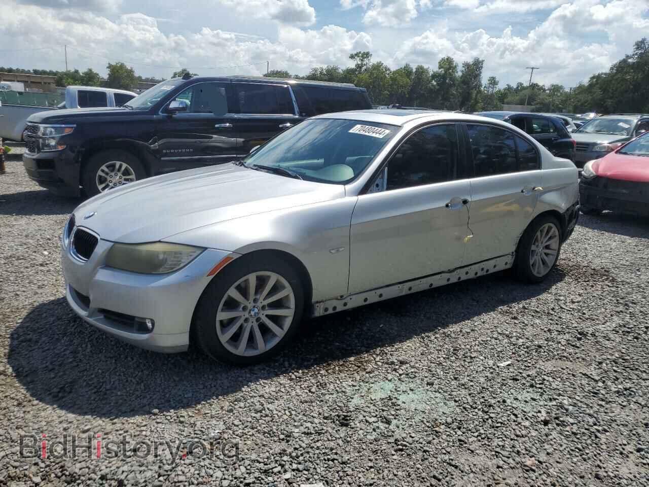 Photo WBAPH7C58BE674584 - BMW 3 SERIES 2011
