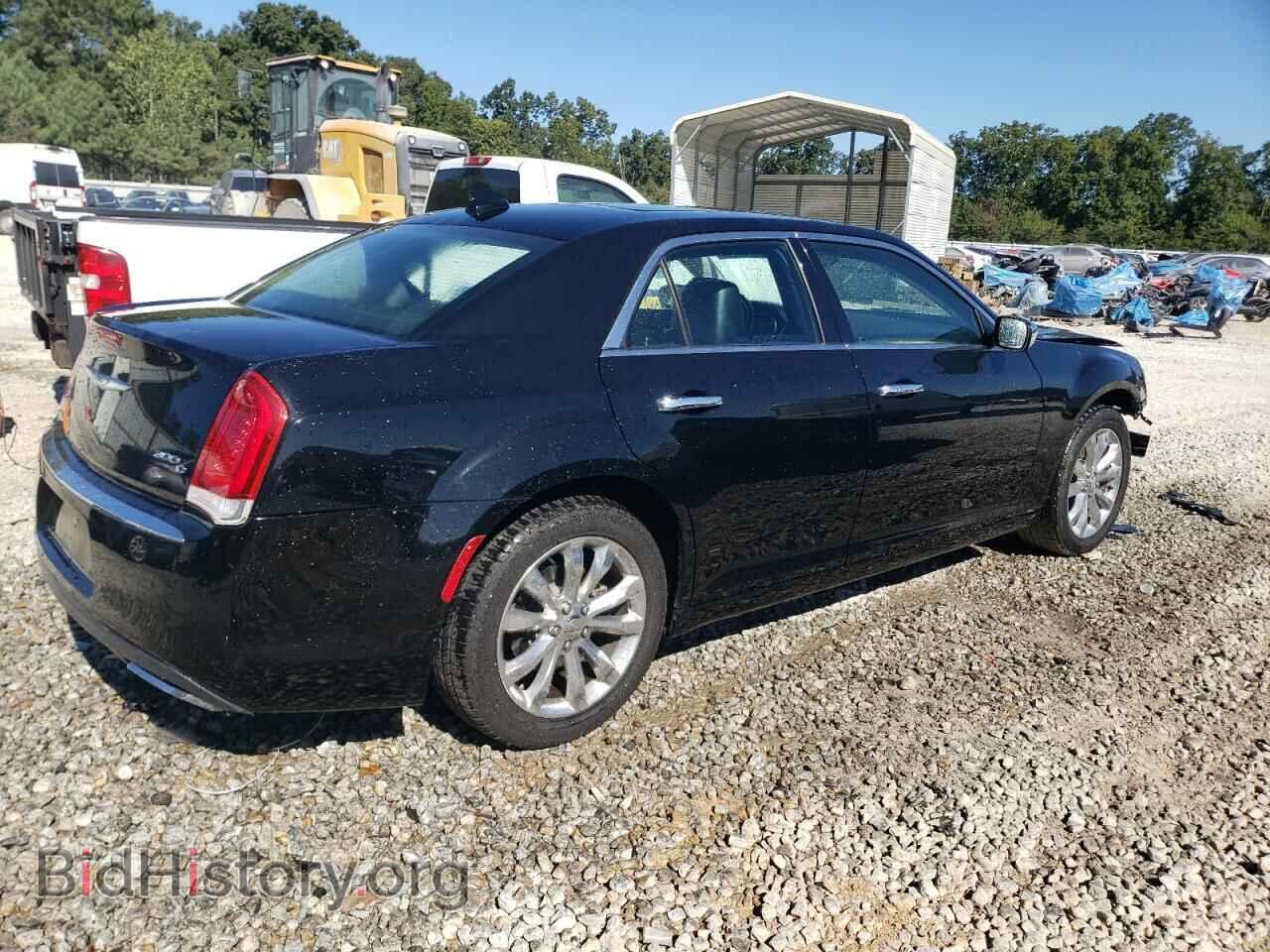 2017 CHRYSLER 300 - VIN: 2C3CCAKG2HH566810 - Фото 3