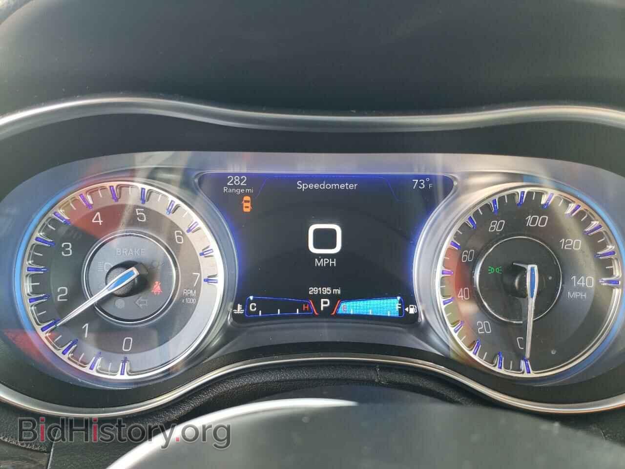 2017 CHRYSLER 300 - VIN: 2C3CCAKG2HH566810 - Фото 9