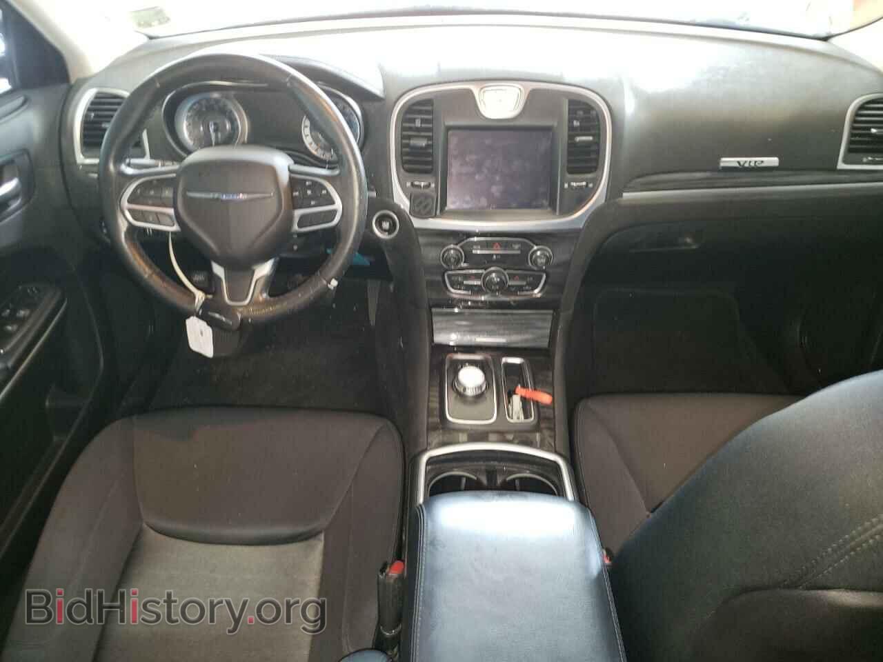 2019 CHRYSLER 300 - VIN: 2C3CCAAG2KH589884 - Фото 8