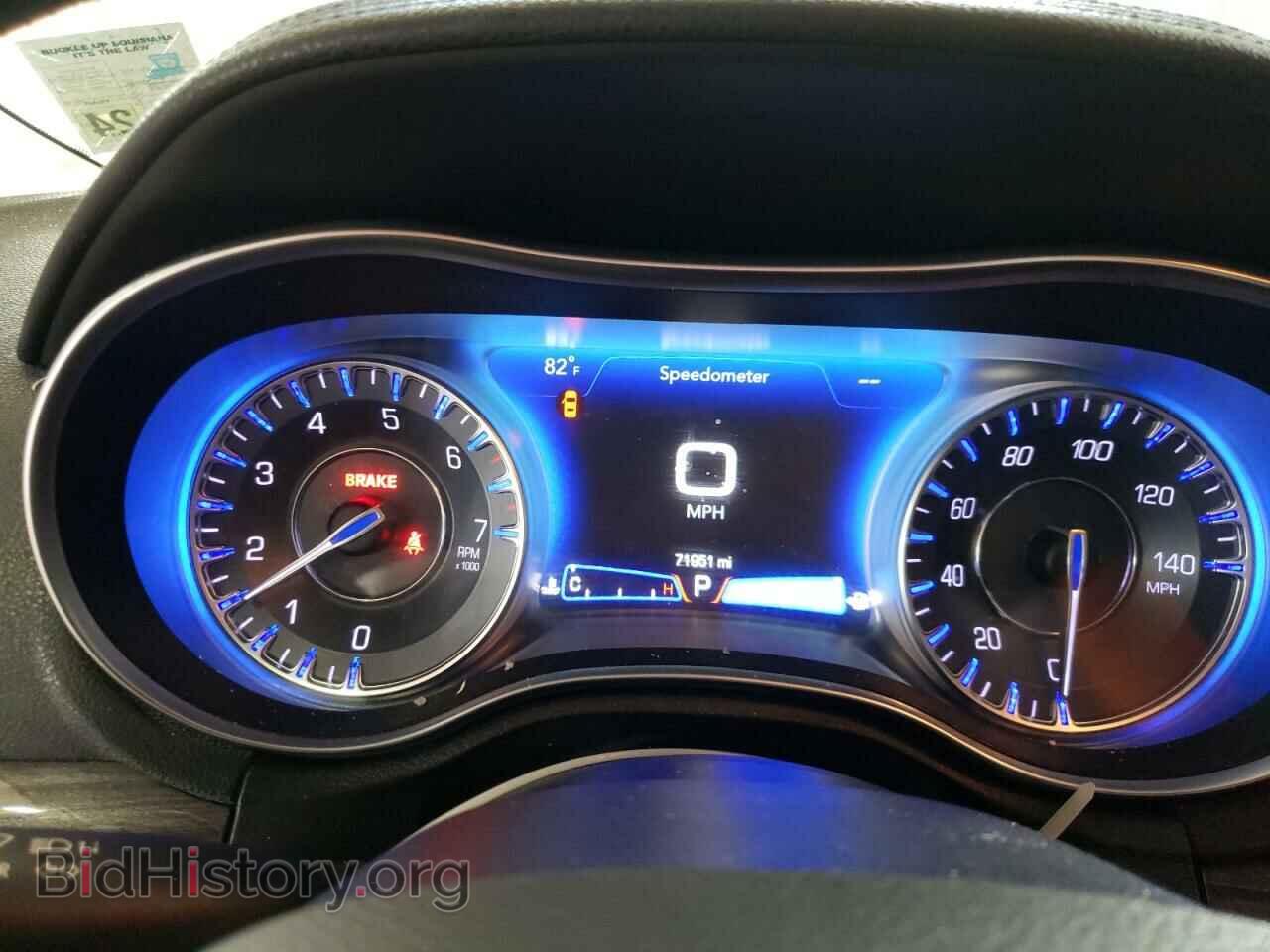 2019 CHRYSLER 300 - VIN: 2C3CCAAG2KH589884 - Фото 9