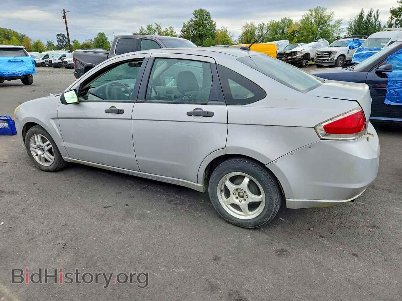 2009 FORD FOCUS - VIN: 1FAHP34N49W151588 - Photo 2