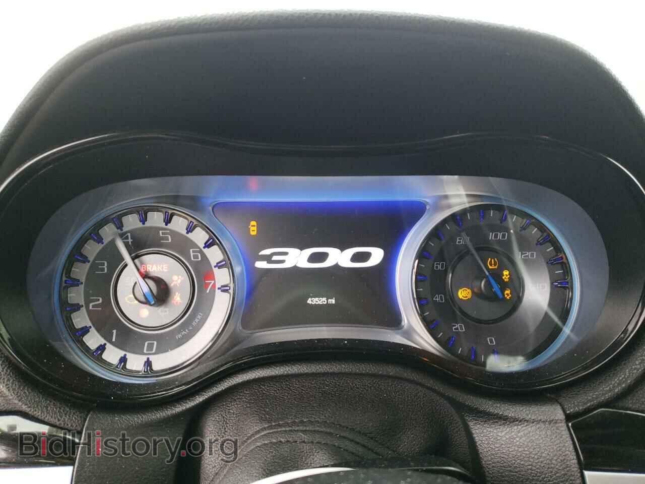 2018 CHRYSLER 300 - VIN: 2C3CCABG5JH250002 - Фото 8