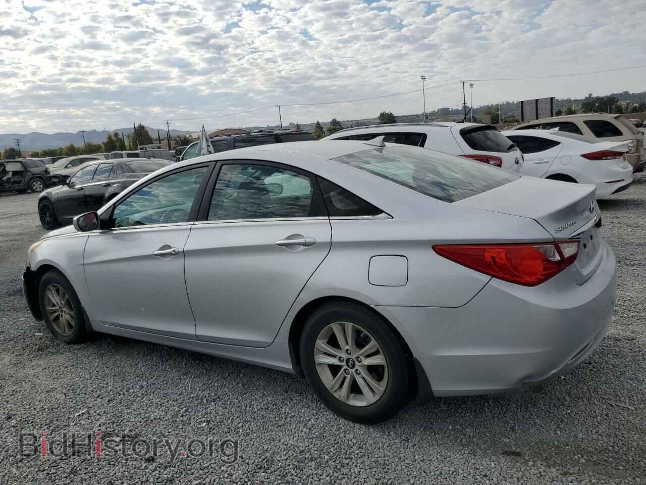 2013 HYUNDAI SONATA - VIN: 5NPEB4AC7DH677488 - Фото 2