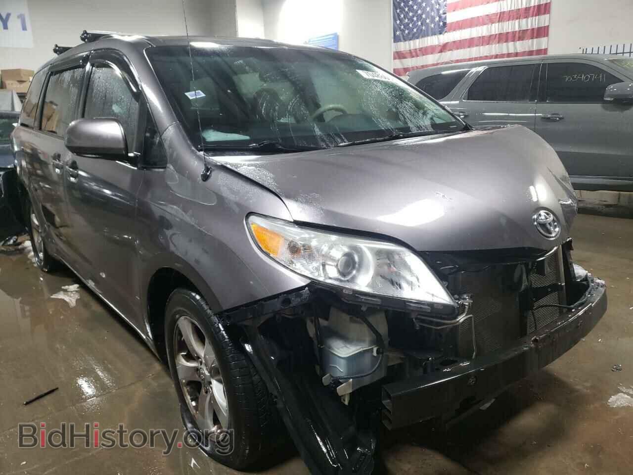 Фотография 5TDKK3DC8CS264559 - TOYOTA SIENNA 2012