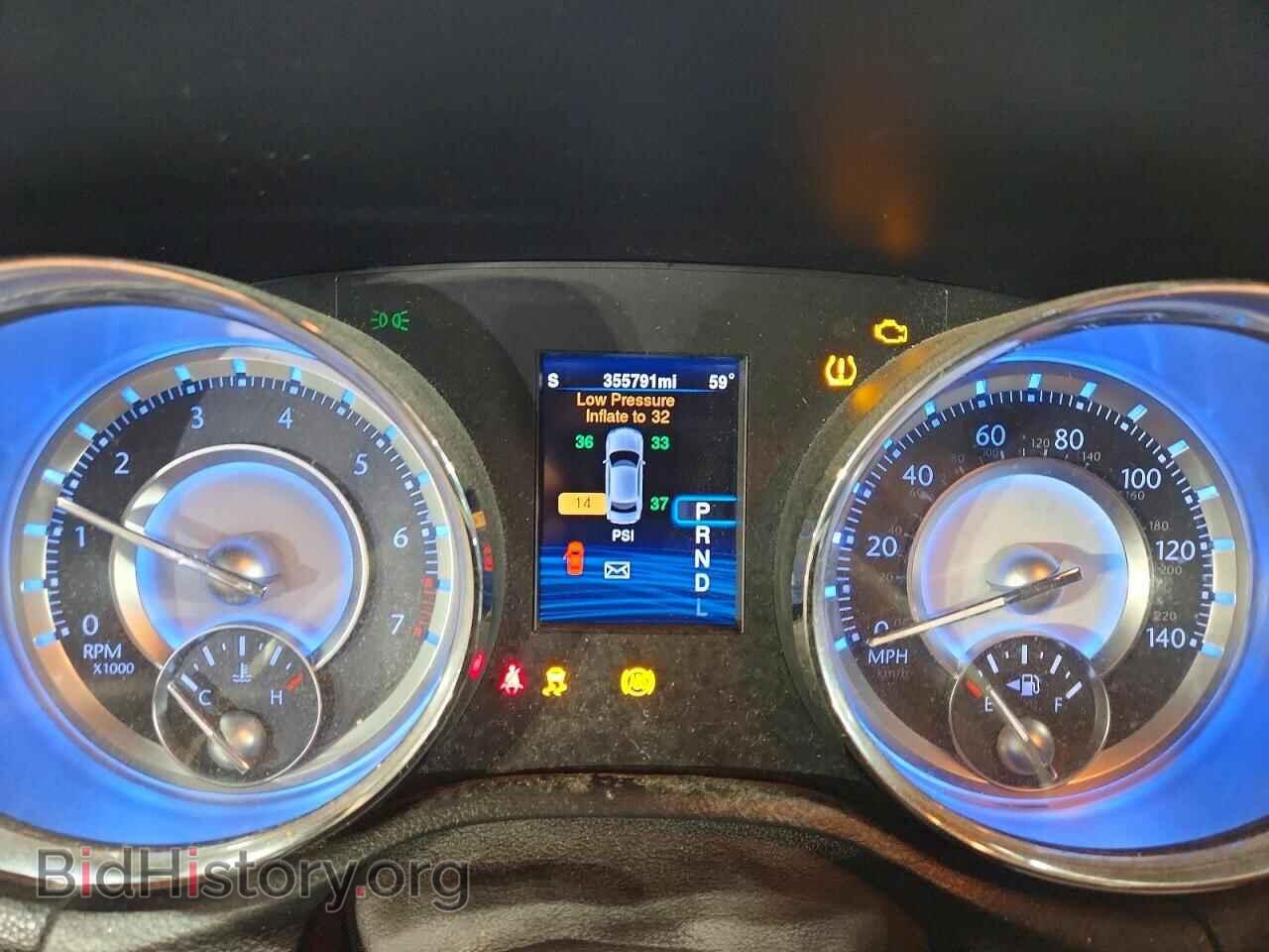 2014 CHRYSLER 300 - VIN: 2C3CCAAG1EH255429 - Фото 9