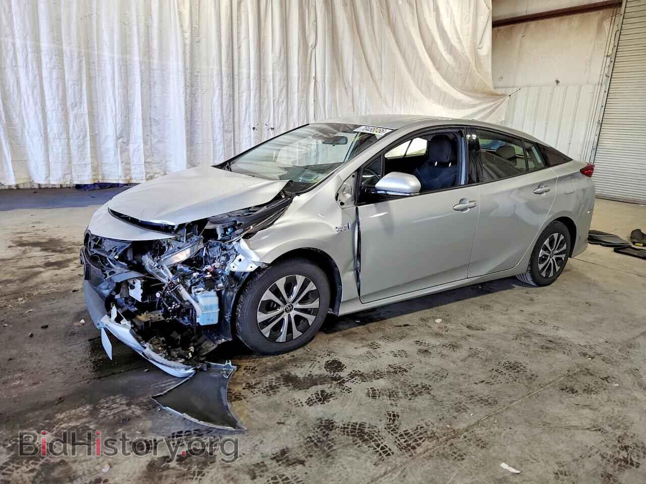 Фотография JTDKARFP5L3162658 - TOYOTA PRIUS 2020