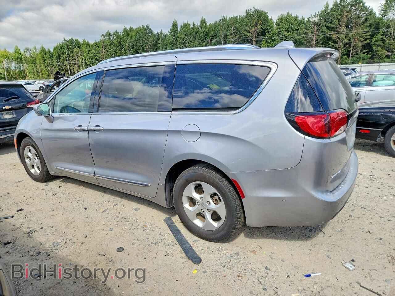 2017 CHRYSLER PACIFICA - VIN: 2C4RC1EG1HR803752 - Photo 2