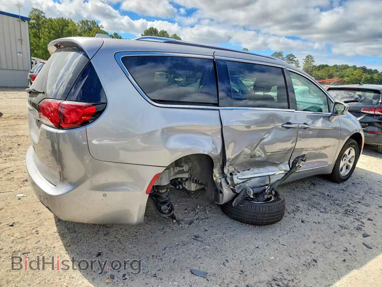 2017 CHRYSLER PACIFICA - VIN: 2C4RC1EG1HR803752 - Photo 3