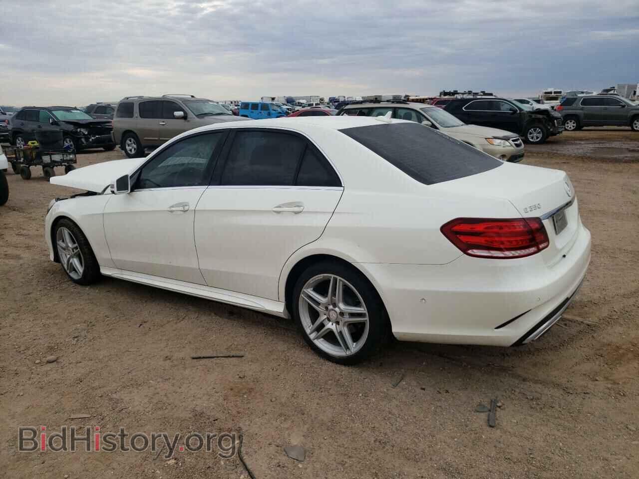 2014 MERCEDES-BENZ E-CLASS - VIN: WDDHF5KB2EA850975 - Фото 2