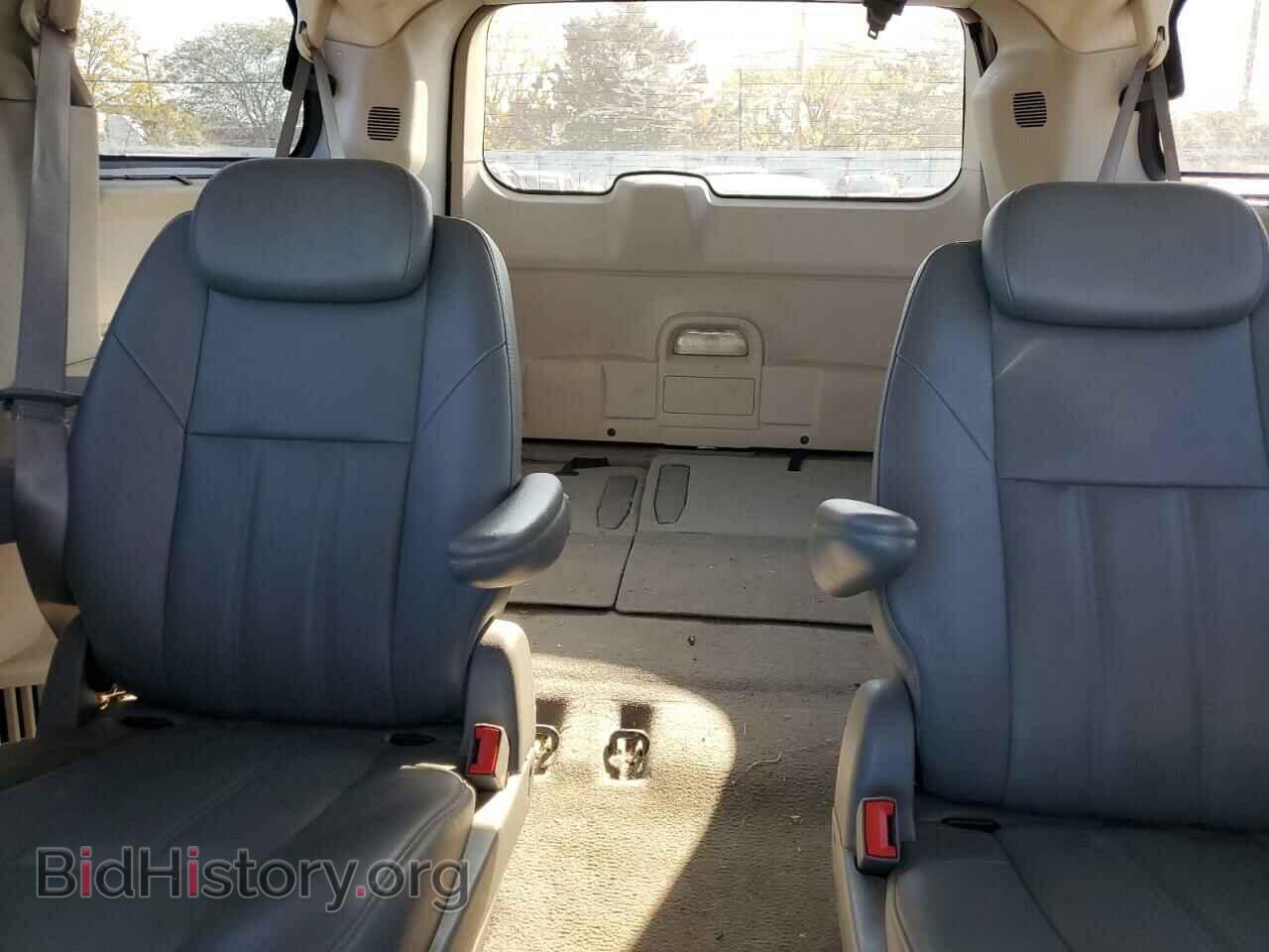 2008 CHRYSLER MINIVAN - VIN: 2A8HR54P08R829920 - Фото 10