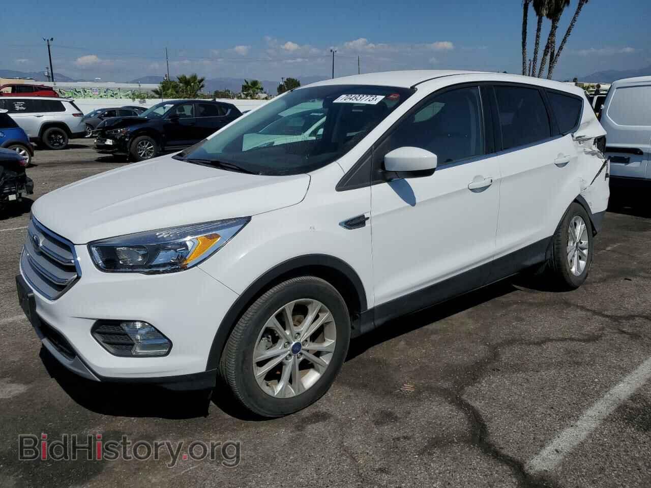 Фотография 1FMCU0GD3HUC95928 - FORD ESCAPE 2017