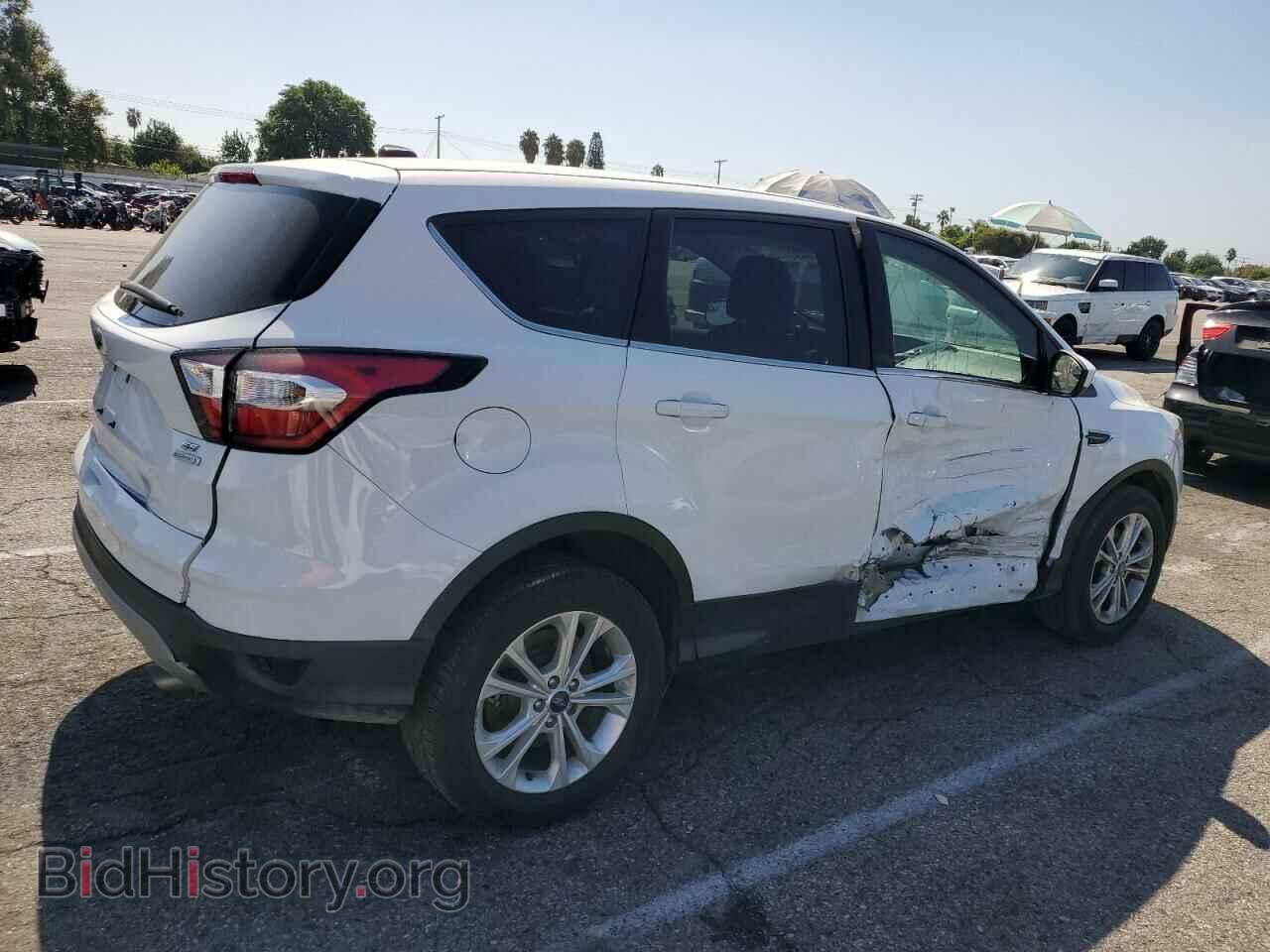 2017 FORD ESCAPE - VIN: 1FMCU0GD3HUC95928 - Фото 3