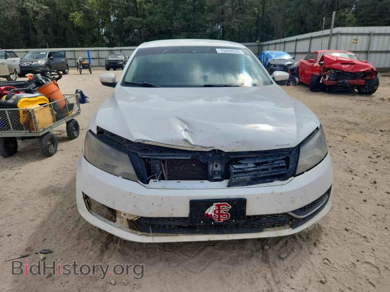 2014 Volkswagen PASSAT (VIN 1VWAP7A31EC002263) — фото 5 из 12