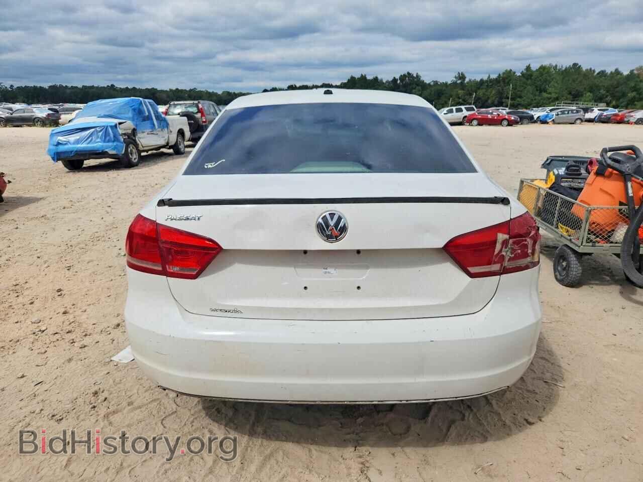 2014 Volkswagen PASSAT (VIN 1VWAP7A31EC002263) — фото 6 из 12