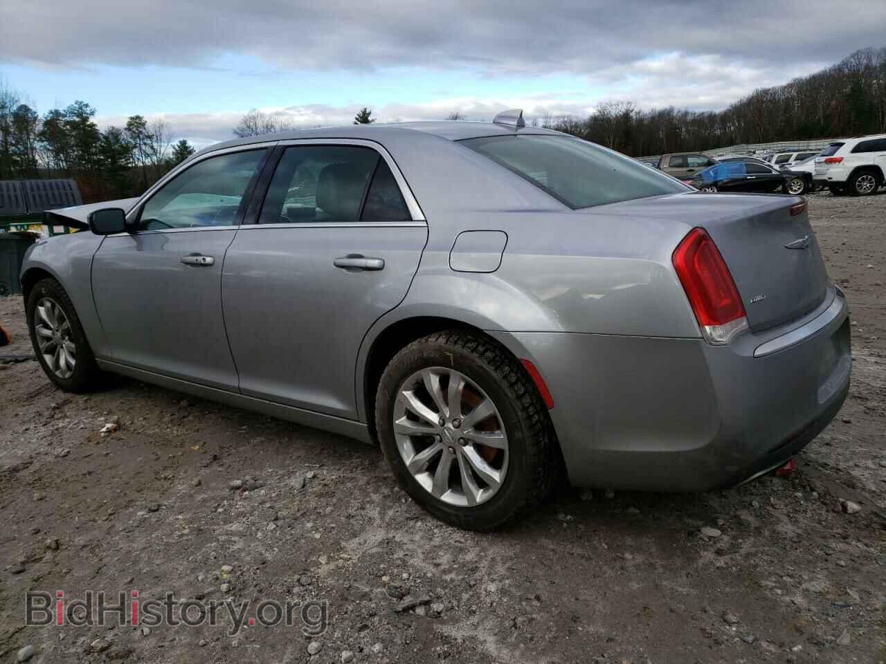 2017 CHRYSLER 300 - VIN: 2C3CCARG7HH622231 - Фото 2