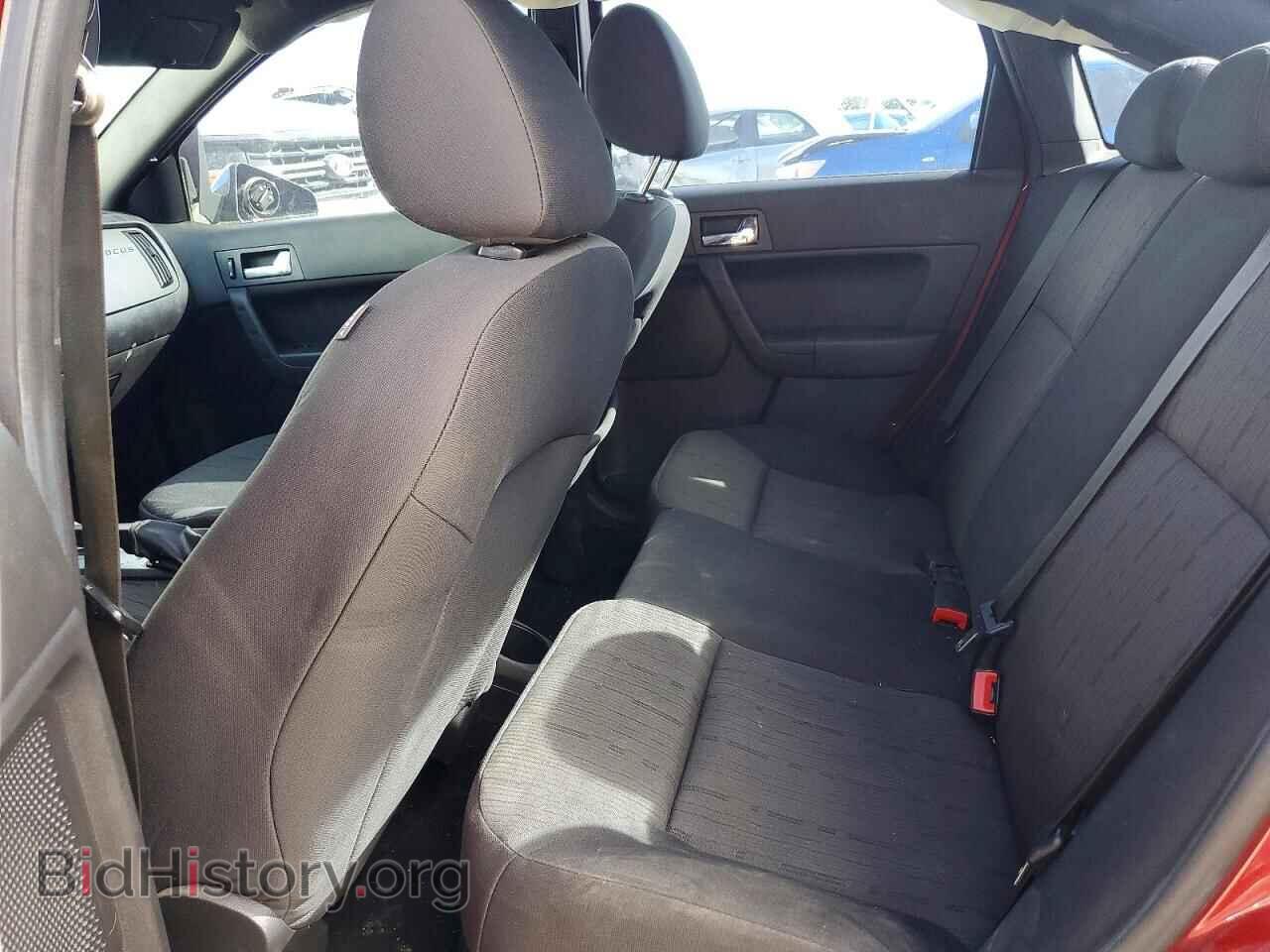 2011 Ford FOCUS (VIN 1FAHP3FN2BW191297) — photo 10 of 12