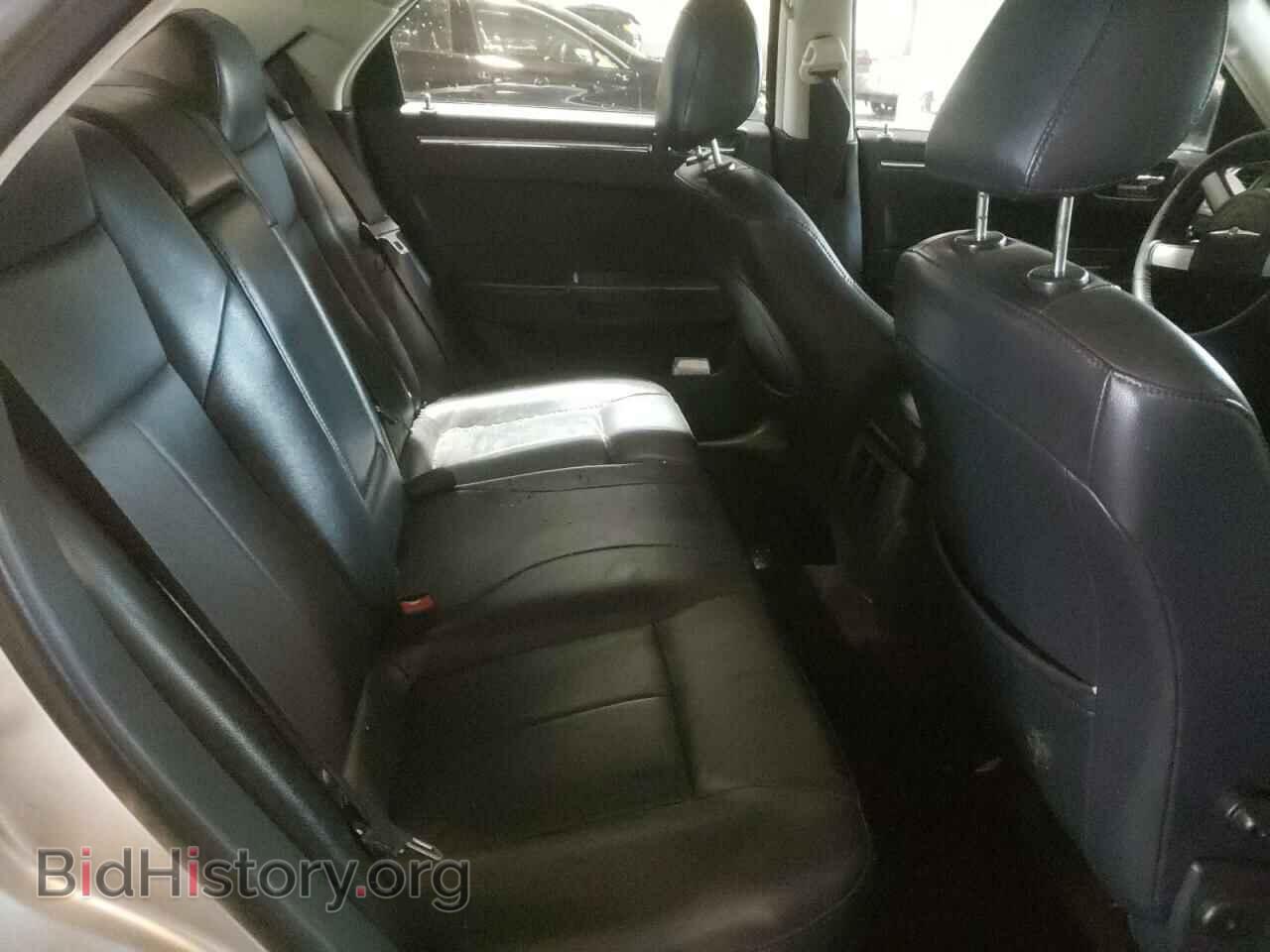 2010 CHRYSLER 300 - VIN: 2C3CA5CV5AH201523 - Фото 6