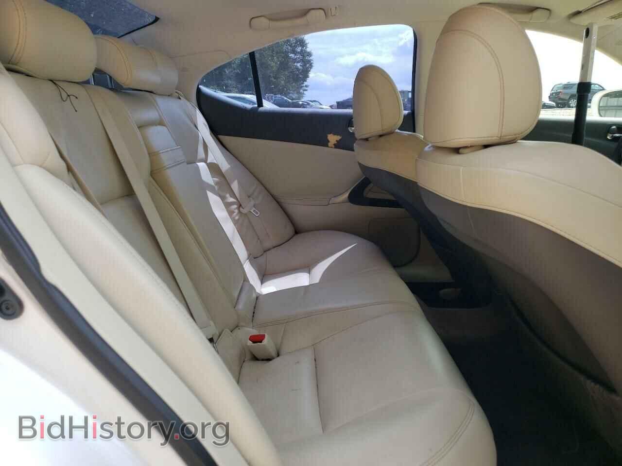 2011 LEXUS IS - VIN: JTHBF5C24B5142292 - Photo 10