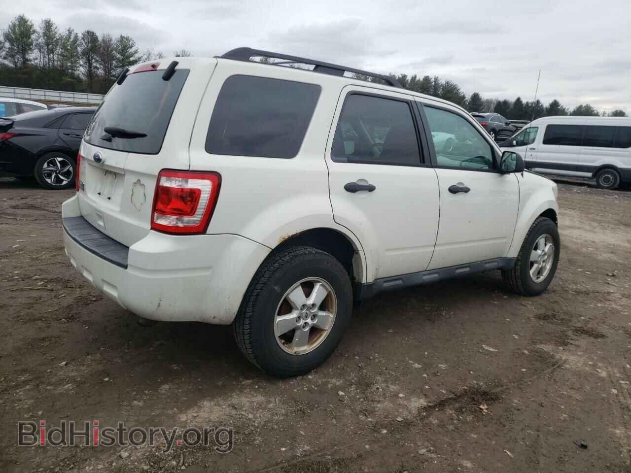2011 FORD ESCAPE - VIN: 1FMCU0C74BKC48541 - Фото 3