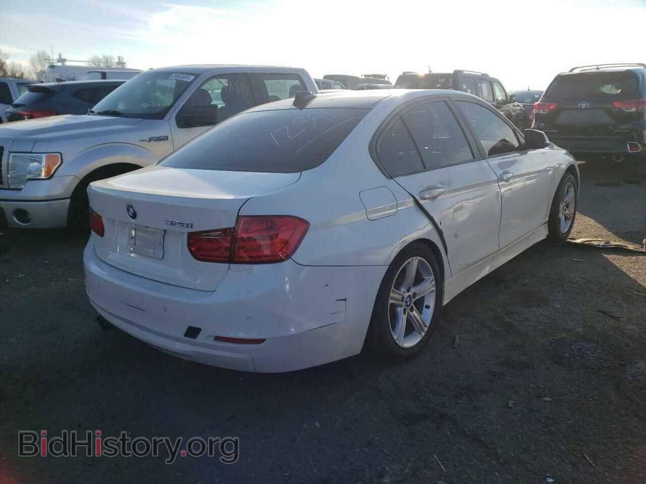 2013 BMW 3 SERIES - VIN: WBA3B3C59DF538924 - Фото 4