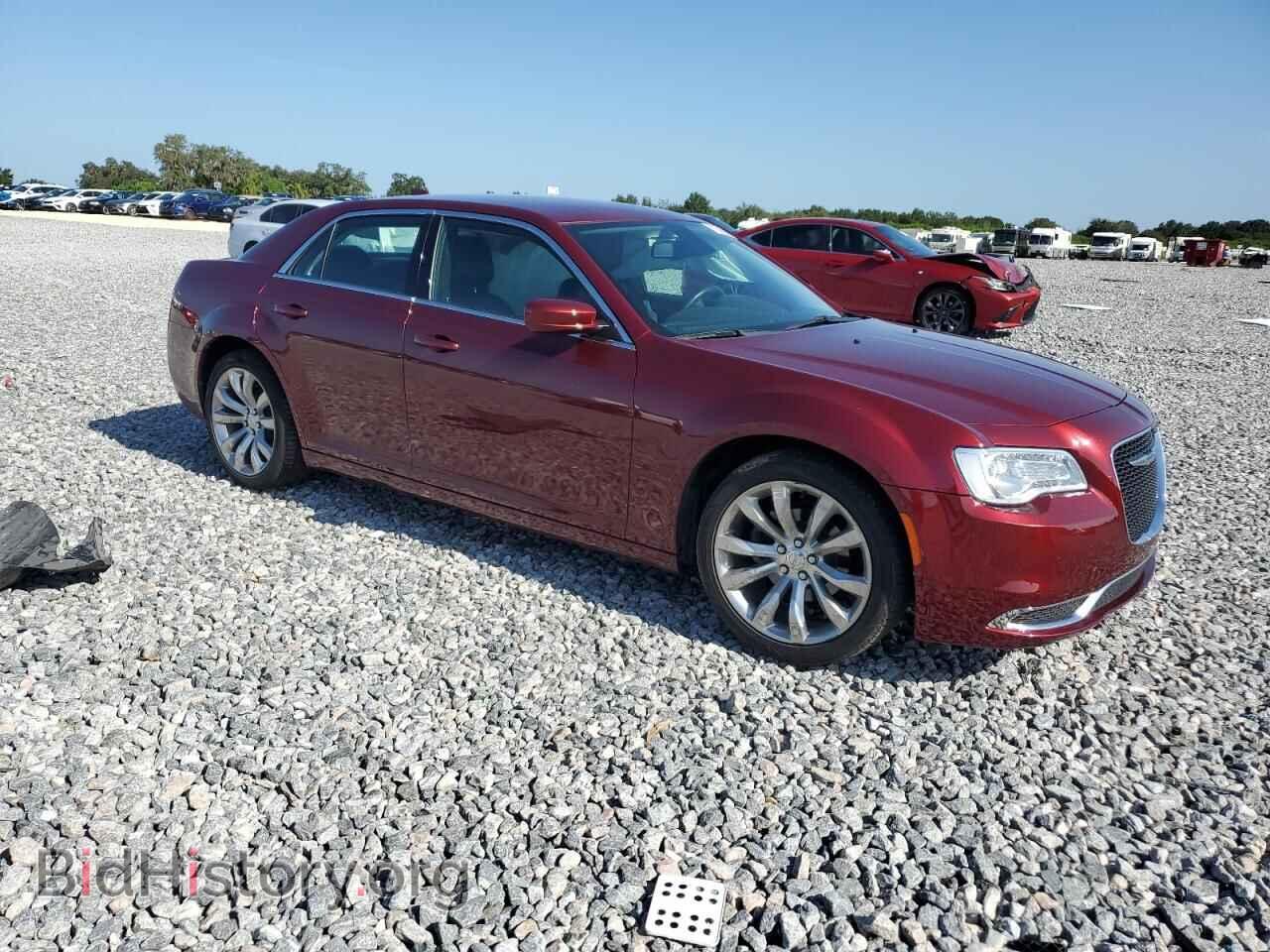 2019 CHRYSLER 300 - VIN: 2C3CCAAG3KH746192 - Фото 4
