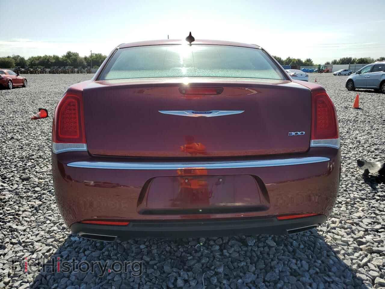 2019 CHRYSLER 300 - VIN: 2C3CCAAG3KH746192 - Фото 6