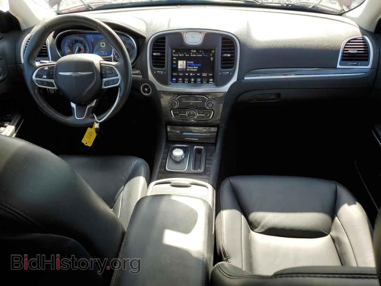2019 CHRYSLER 300 - VIN: 2C3CCAAG3KH746192 - Фото 8