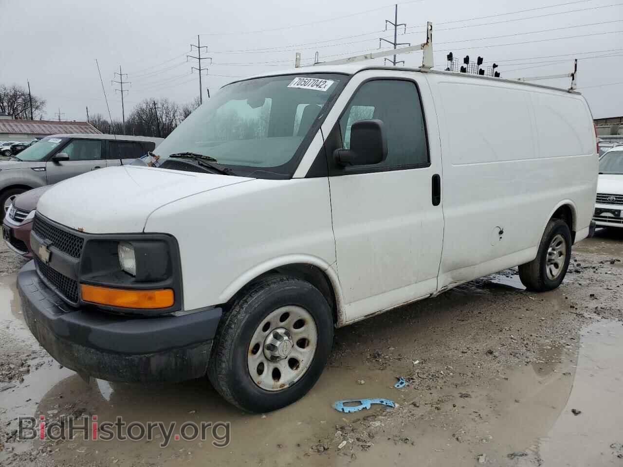 Photo 1GCSGAFXXB1118651 - CHEVROLET EXPRESS 2011