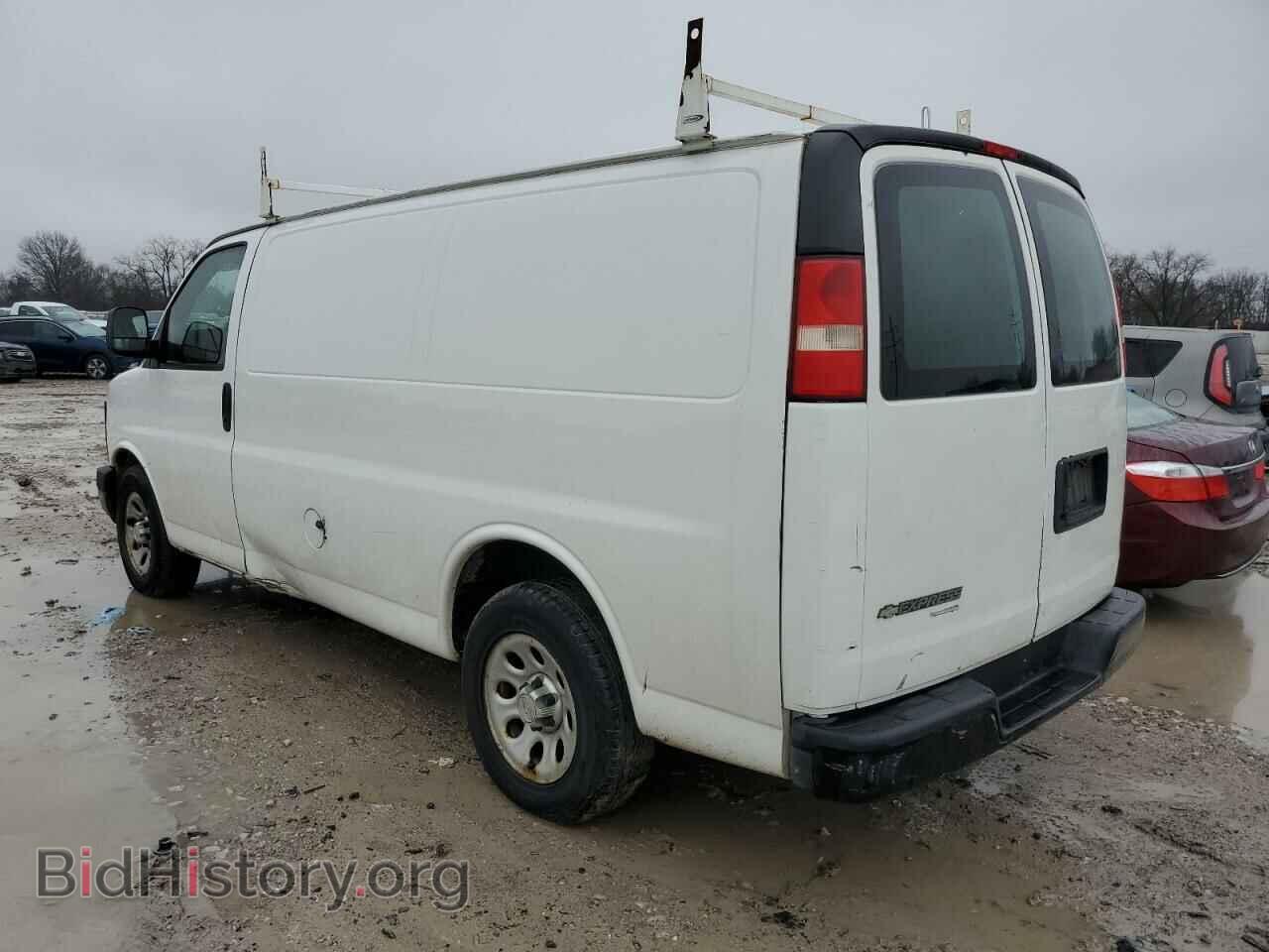 2011 CHEVROLET EXPRESS - VIN: 1GCSGAFXXB1118651 - Фото 2