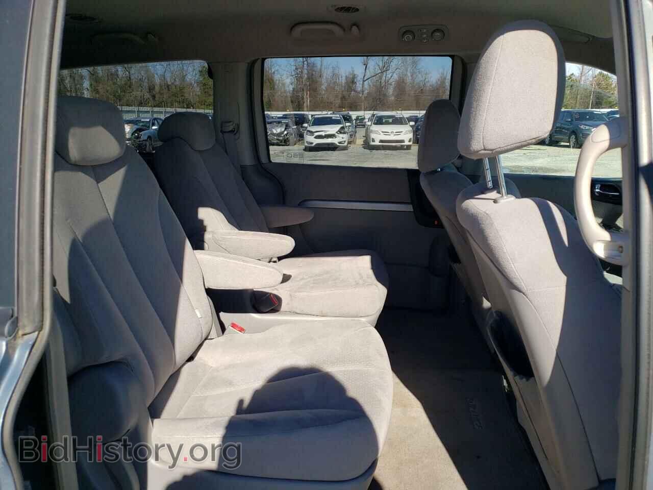 2007 HYUNDAI ENTOURAGE - VIN: KNDMC233276030182 - Фото 11