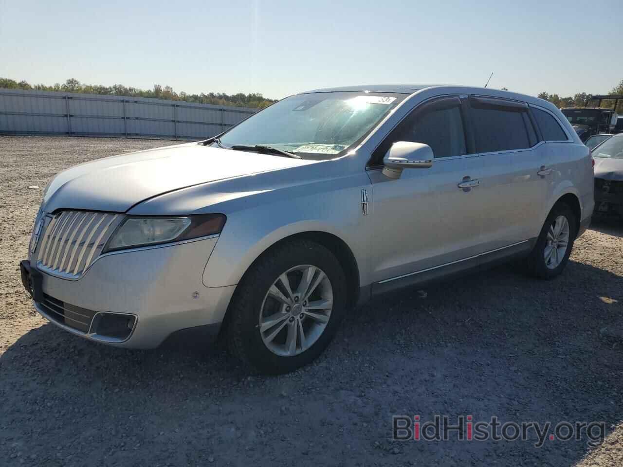 Photo 2LMHJ5AT1ABJ20380 - LINCOLN MKT 2010