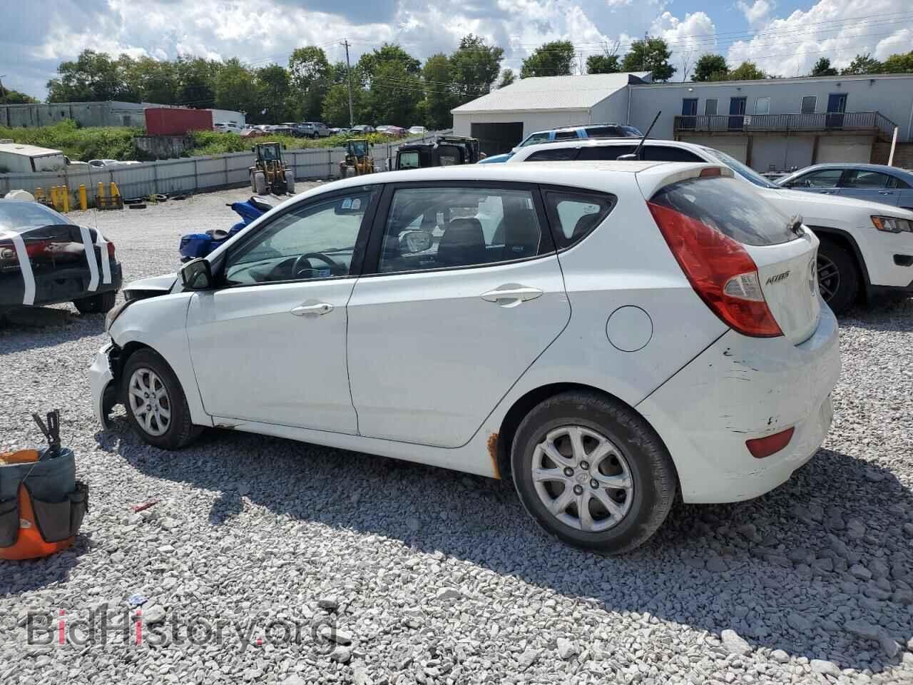 2013 HYUNDAI ACCENT - VIN: KMHCT5AE2DU063932 - Фото 2