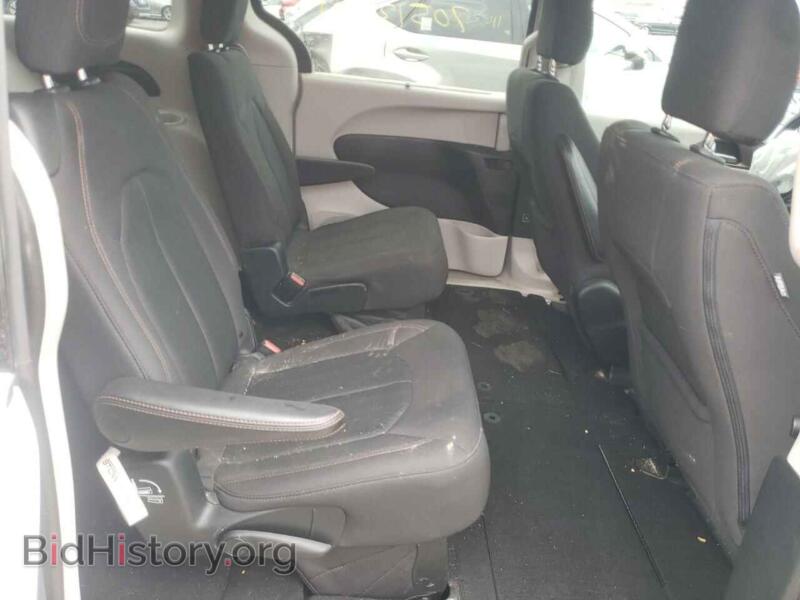 2019 Chrysler PACIFICA (VIN 2C4RC1FG3KR604577) — photo 6 of 10