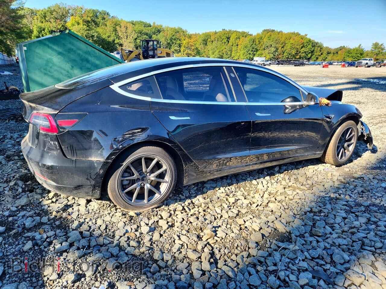 2018 TESLA MODEL 3 - VIN: 5YJ3E1EA4JF155370 - Photo 3