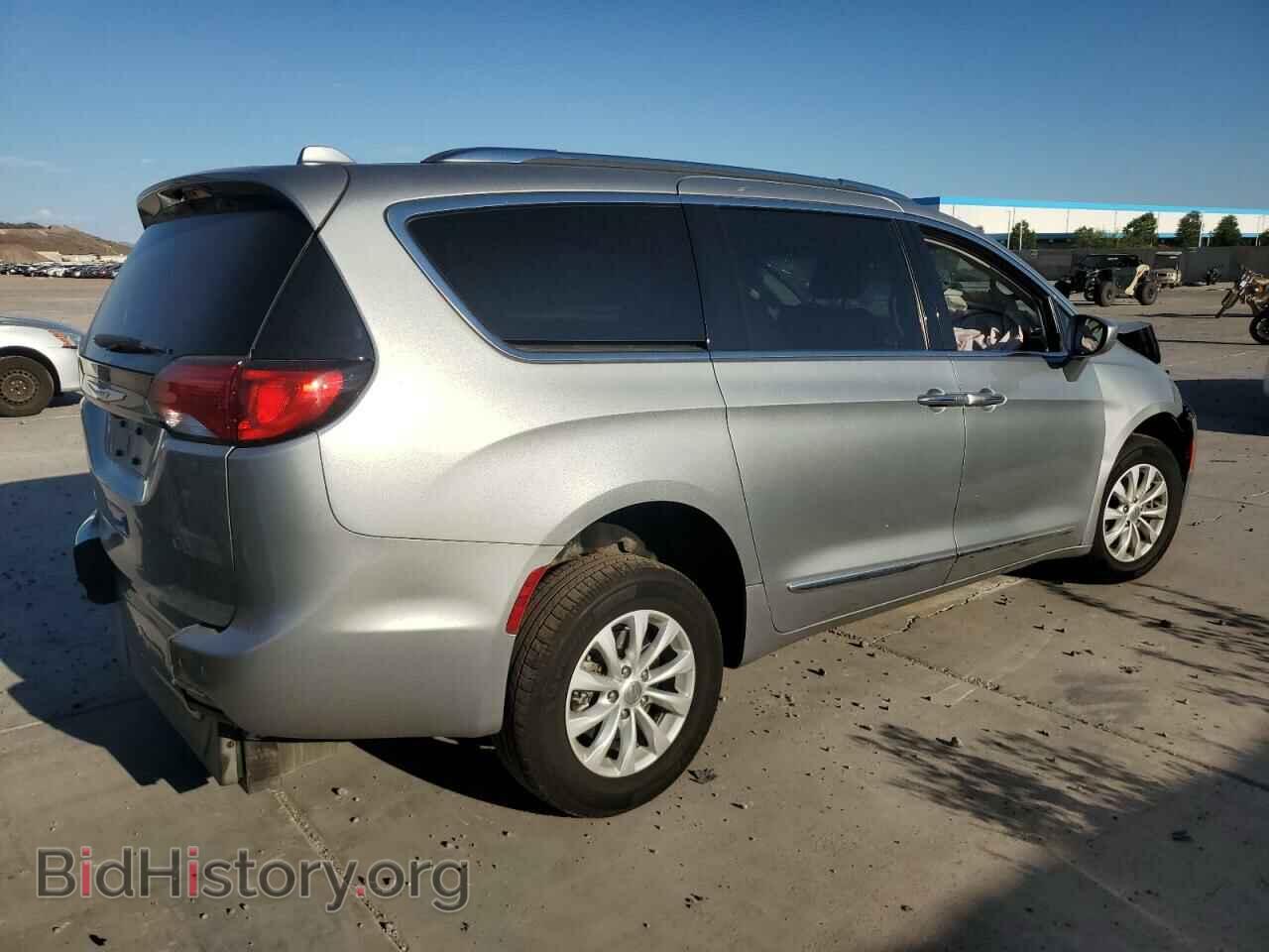 2019 CHRYSLER PACIFICA - VIN: 2C4RC1BGXKR597410 - Photo 3