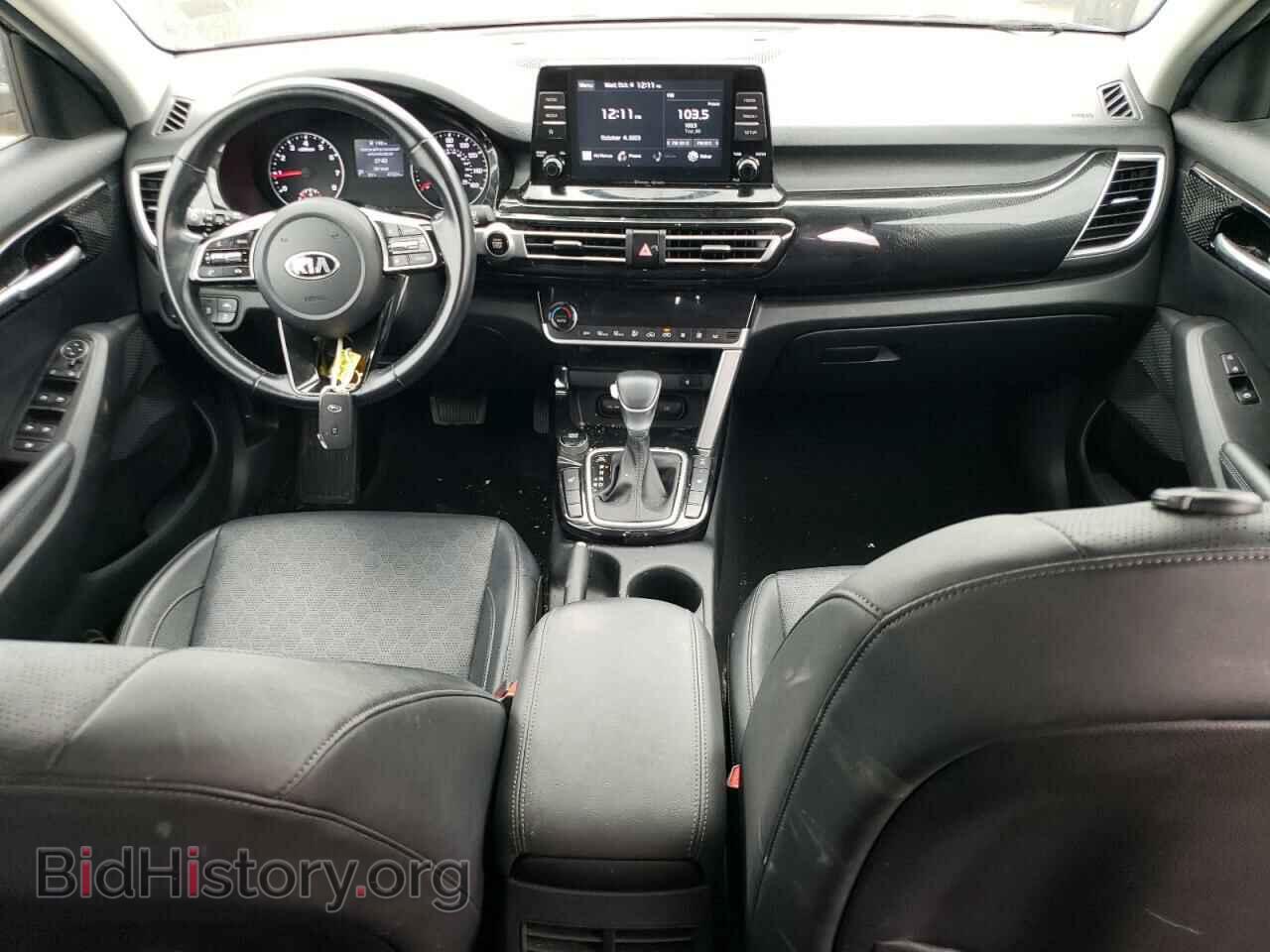 2021 KIA SELTOS - VIN: KNDERCAA7M7141567 - Фото 8