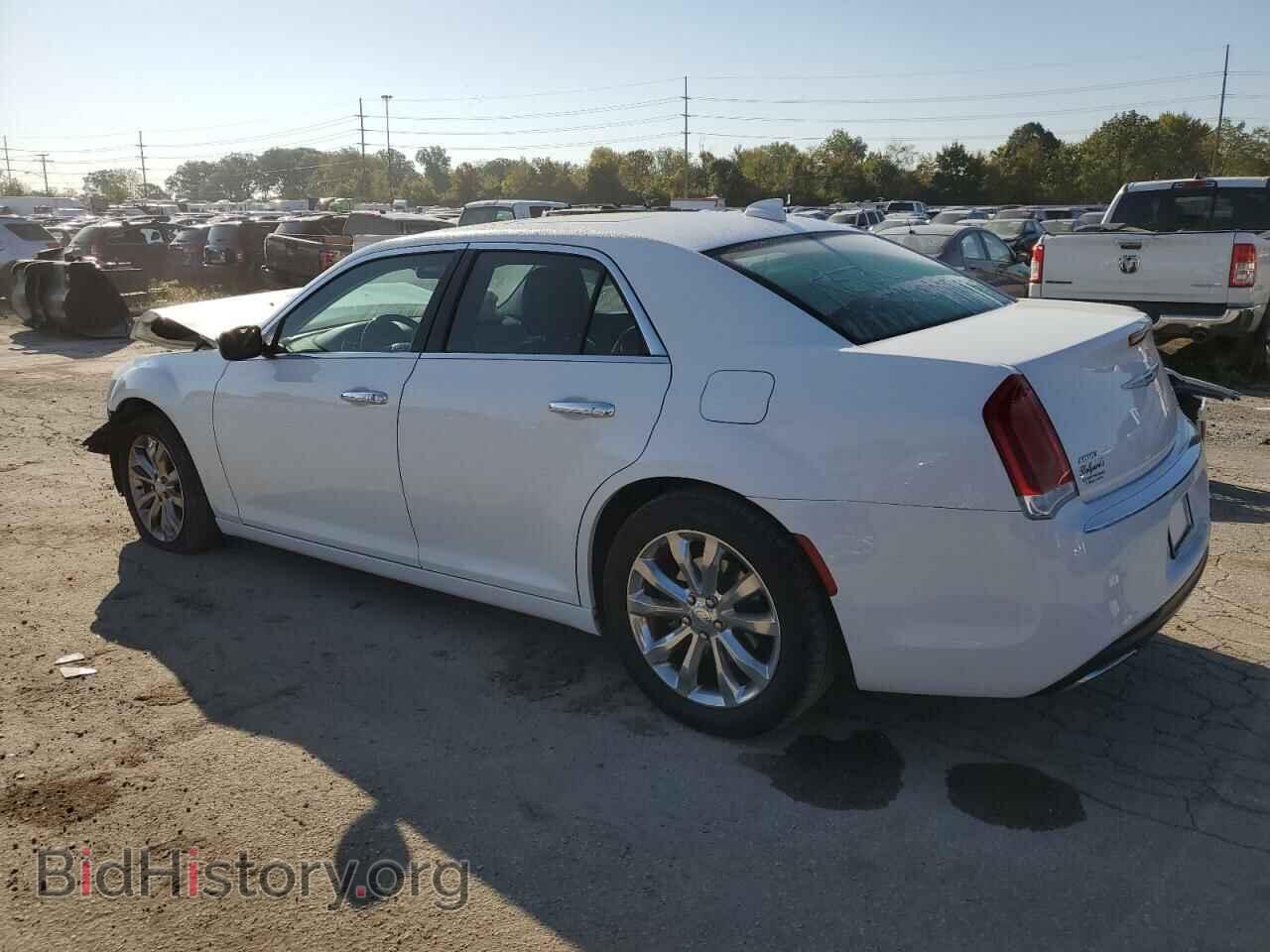 2016 CHRYSLER 300 - VIN: 2C3CCAKG9GH111404 - Фото 2