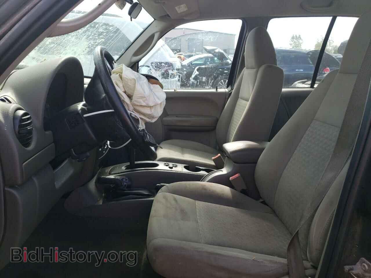 2006 JEEP LIBERTY - VIN: 1J4GL48K16W272978 - Фото 7