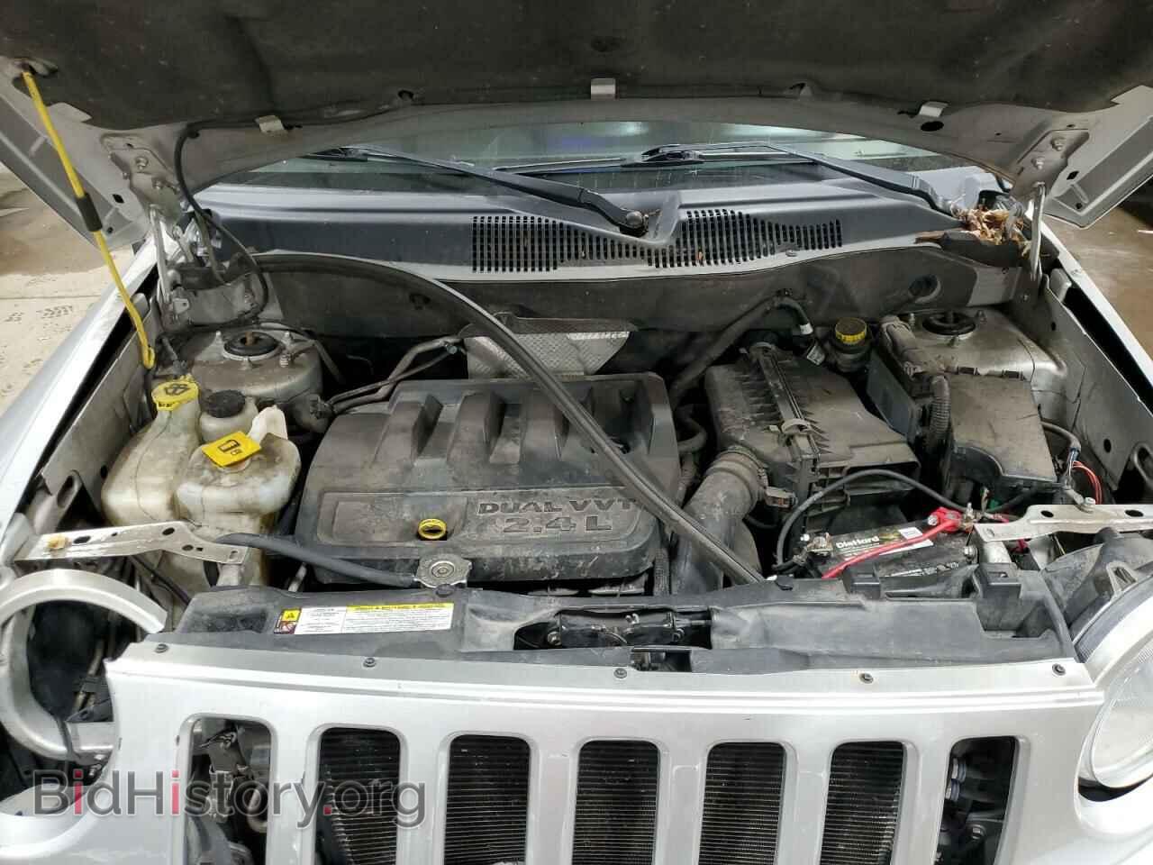 2010 JEEP COMPASS - VIN: 1J4NT4FB2AD642432 - Photo 11