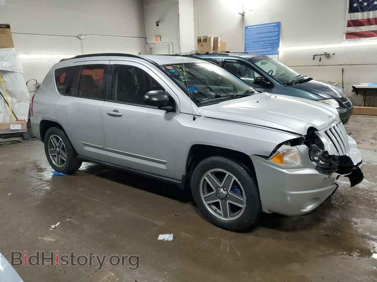 2010 JEEP COMPASS - VIN: 1J4NT4FB2AD642432 - Photo 4