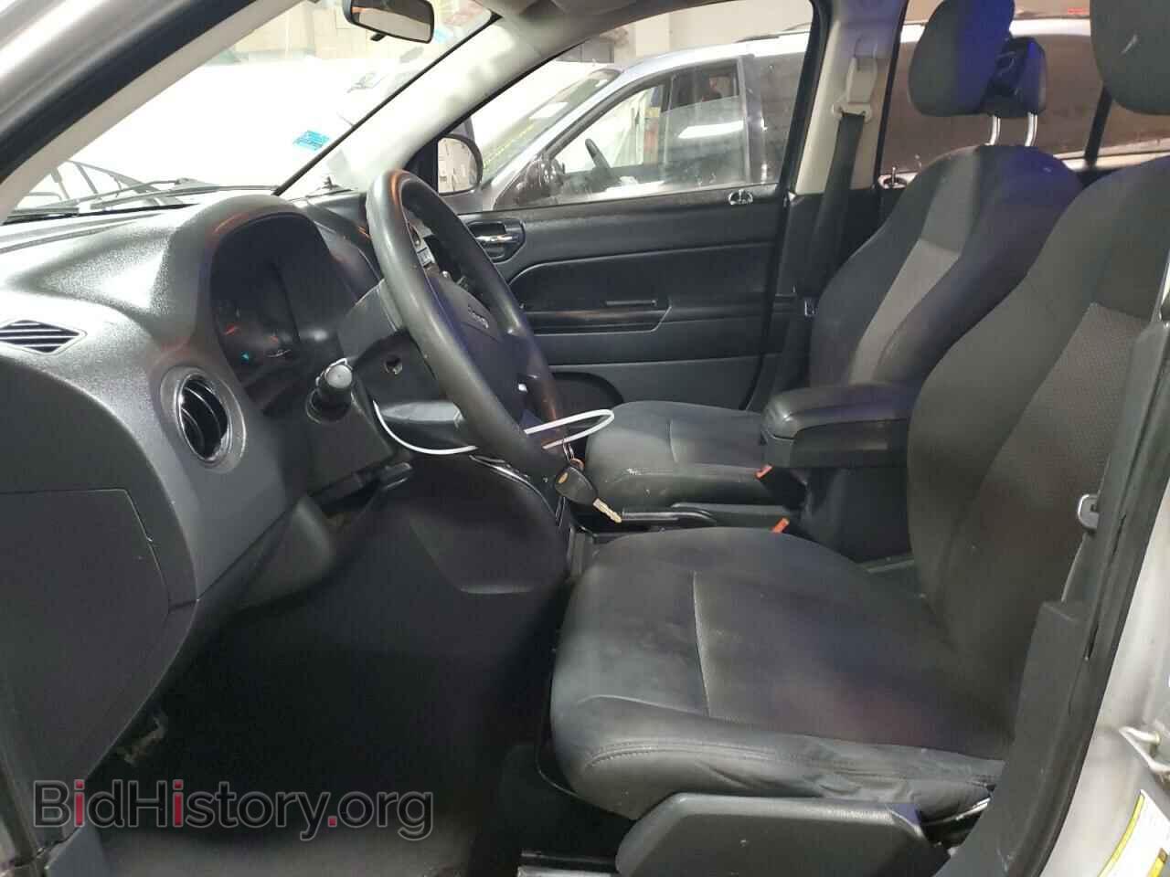 2010 JEEP COMPASS - VIN: 1J4NT4FB2AD642432 - Photo 7